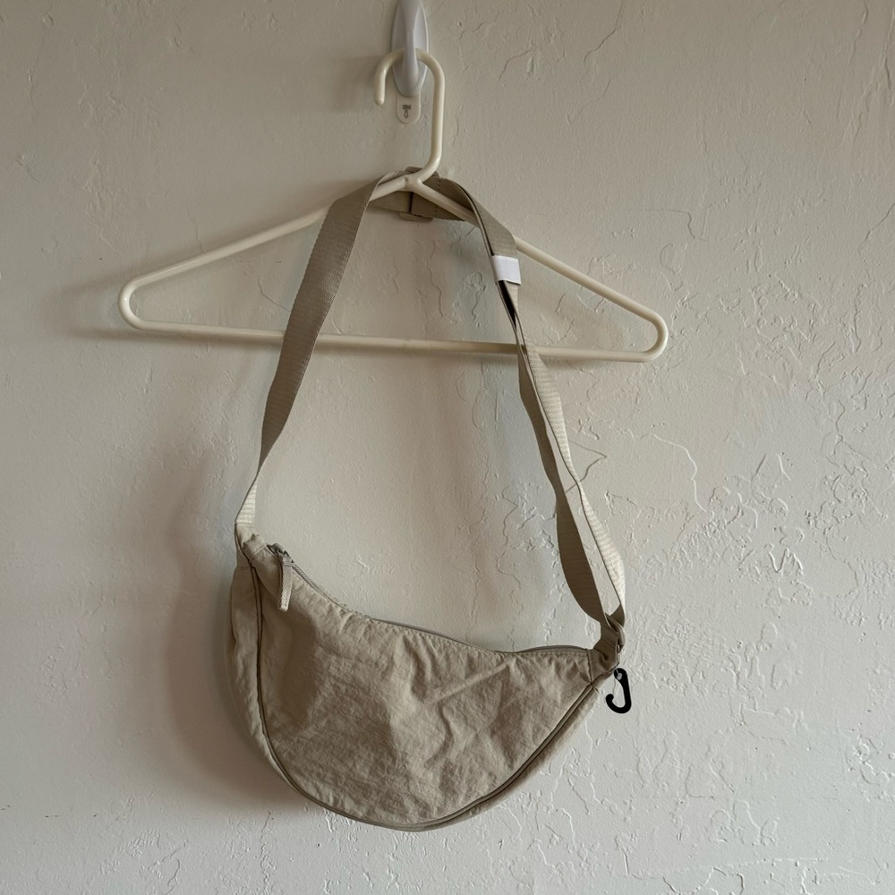 Uniqlo cross body bag round mini shoulder bag